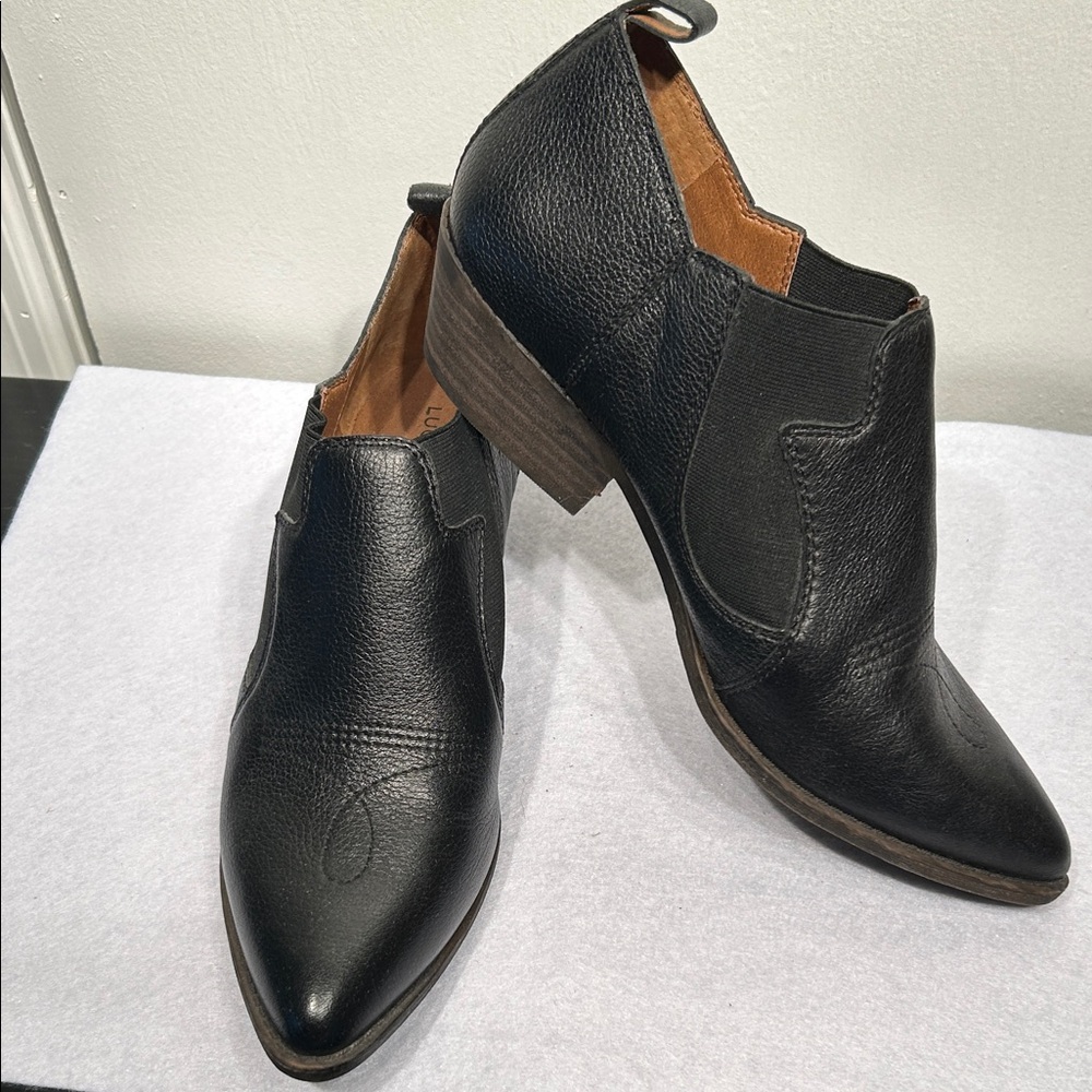 Lucky Brand Women’s Joelle Western Heeled Ankle Booties